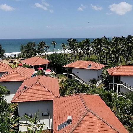 Ladja Beach Resort Ambalantota Eksteriør billede