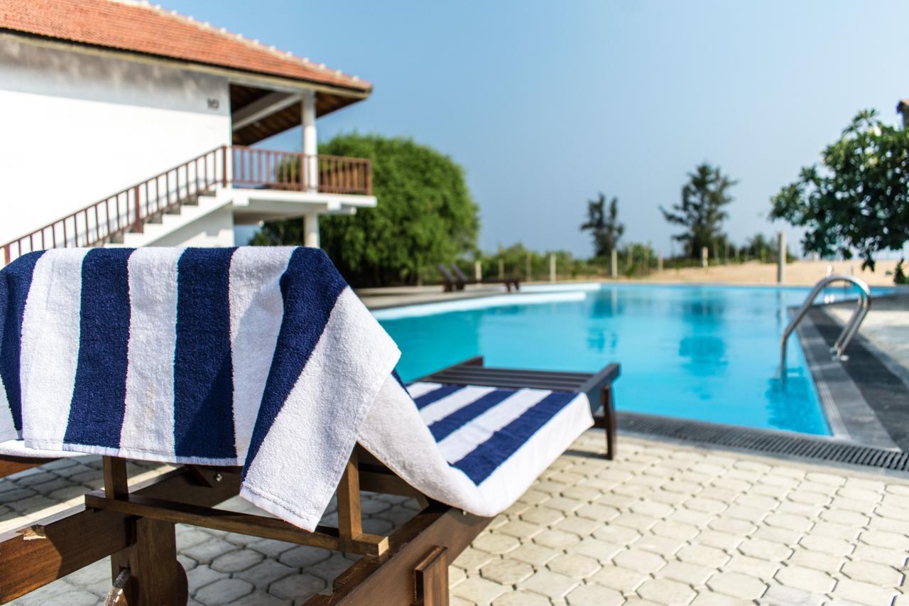 Ladja Beach Resort Ambalantota Eksteriør billede